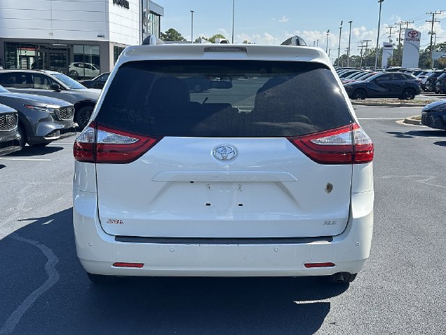Used 2015 Toyota Sienna XLE Premium FWD image 6