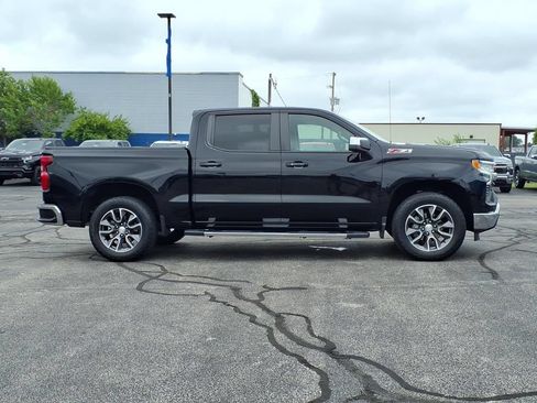 Used 2022 Chevrolet Silverado 1500 LT AWD/4WD image 19