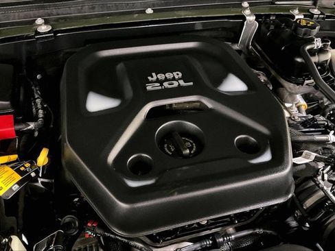 Used 2021 Jeep Wrangler Unlimited Sahara AWD/4WD image 31