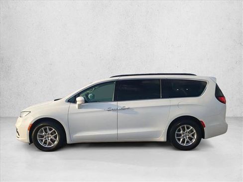 Used 2022 Chrysler Pacifica Touring-L FWD image 8