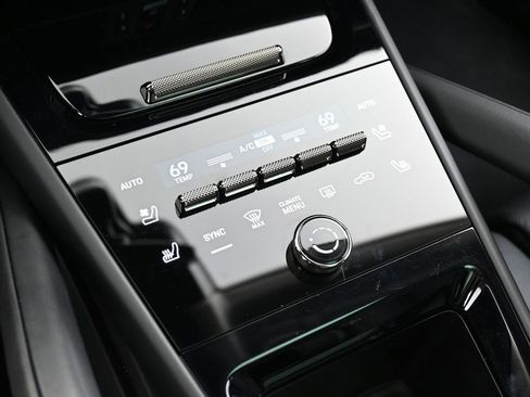 Certified 2025 Porsche Cayenne Turbo image 22