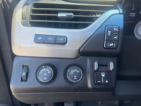 Used 2017 GMC Yukon Denali w/ Open Road Package AWD/4WD image 28