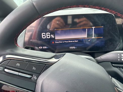 Used 2025 Chevrolet Equinox EV RS w/ Convenience Package II FWD image 11