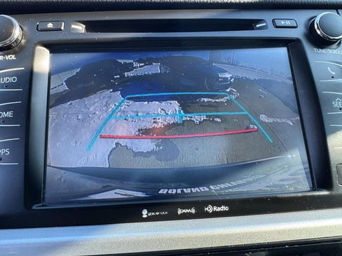 Used 2018 Toyota Highlander SE image 22