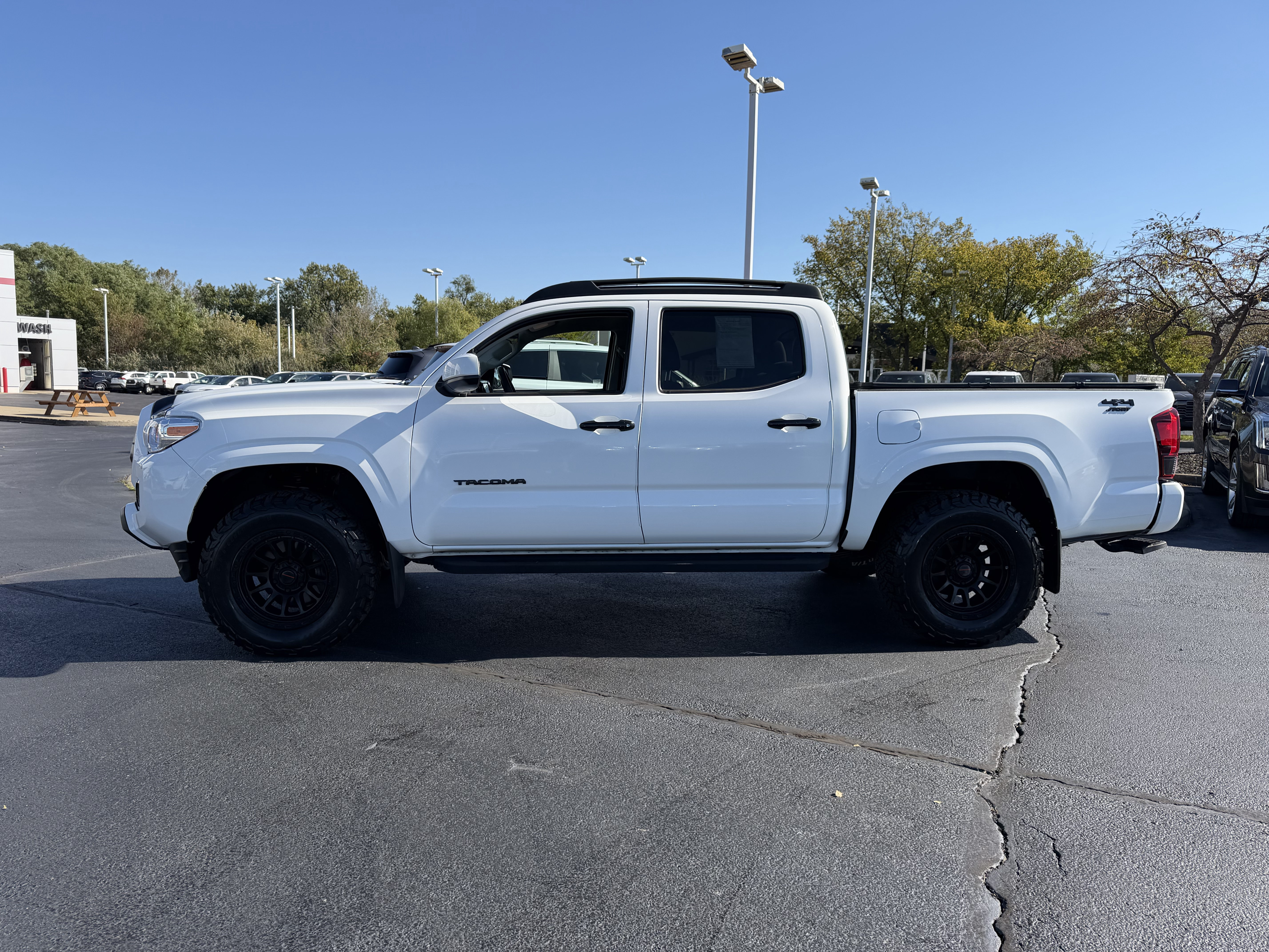 Certified 2023 Toyota Tacoma SR AWD/4WD image 4