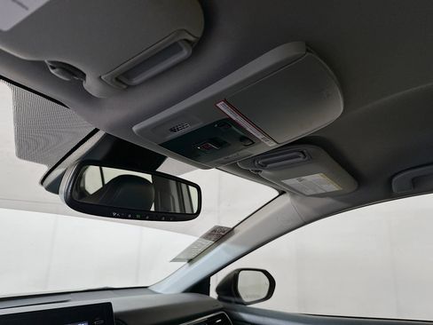 Used 2022 Toyota Camry SE w/ Convenience Package image 18