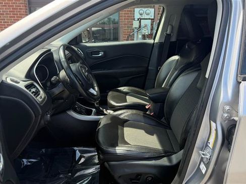Used 2018 Jeep Compass Latitude w/ Popular Equipment Group AWD/4WD image 29