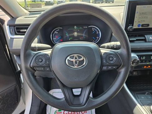 Used 2025 Toyota RAV4 XLE AWD/4WD image 31