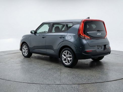 Used 2025 Kia Soul LX w/ LX Technology Package FWD image 6