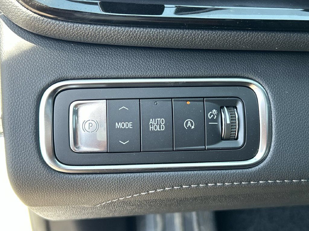 Used 2026 Buick Enclave Avenir w/ Super Cruise Package FWD image 18