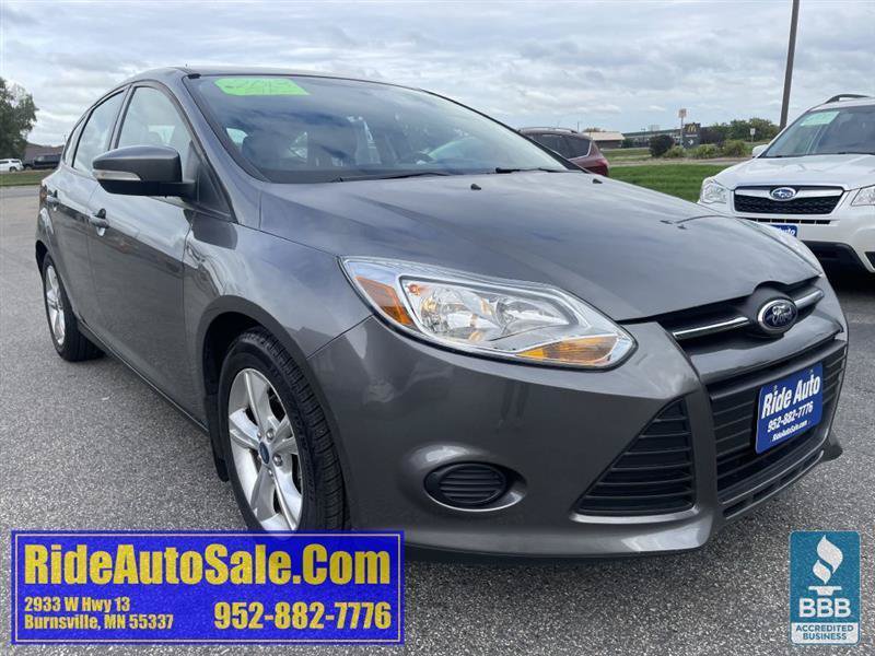 Used 2013 Ford Focus SE w/ SE Winter Pkg FWD image 3