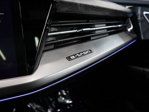 Used 2024 Audi Q4 e-tron Premium Plus w/ Premium Plus image 24