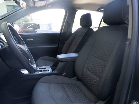 Used 2018 Chevrolet Equinox LT FWD image 12