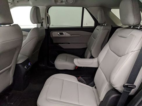 New 2025 Ford Explorer Active w/ Active Comfort Package image 23