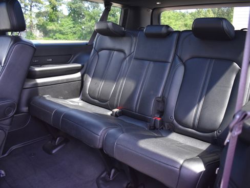 Used 2024 Jeep Wagoneer L Series II w/ Premium Group I image 31