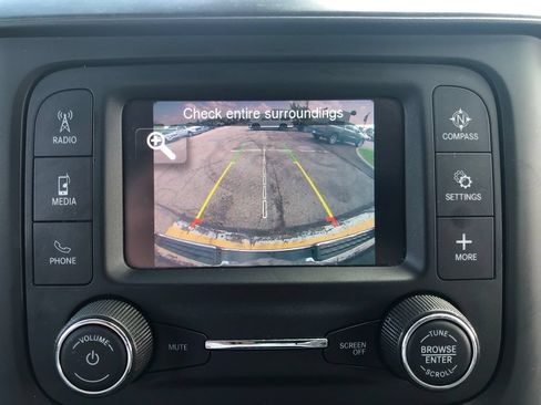 Used 2020 RAM 1500 Big Horn AWD/4WD image 3