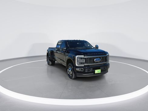 Certified 2025 Ford F350 Platinum w/ Platinum Plus Package image 5