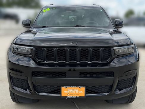 Certified 2023 Jeep Grand Cherokee L Laredo AWD/4WD image 9