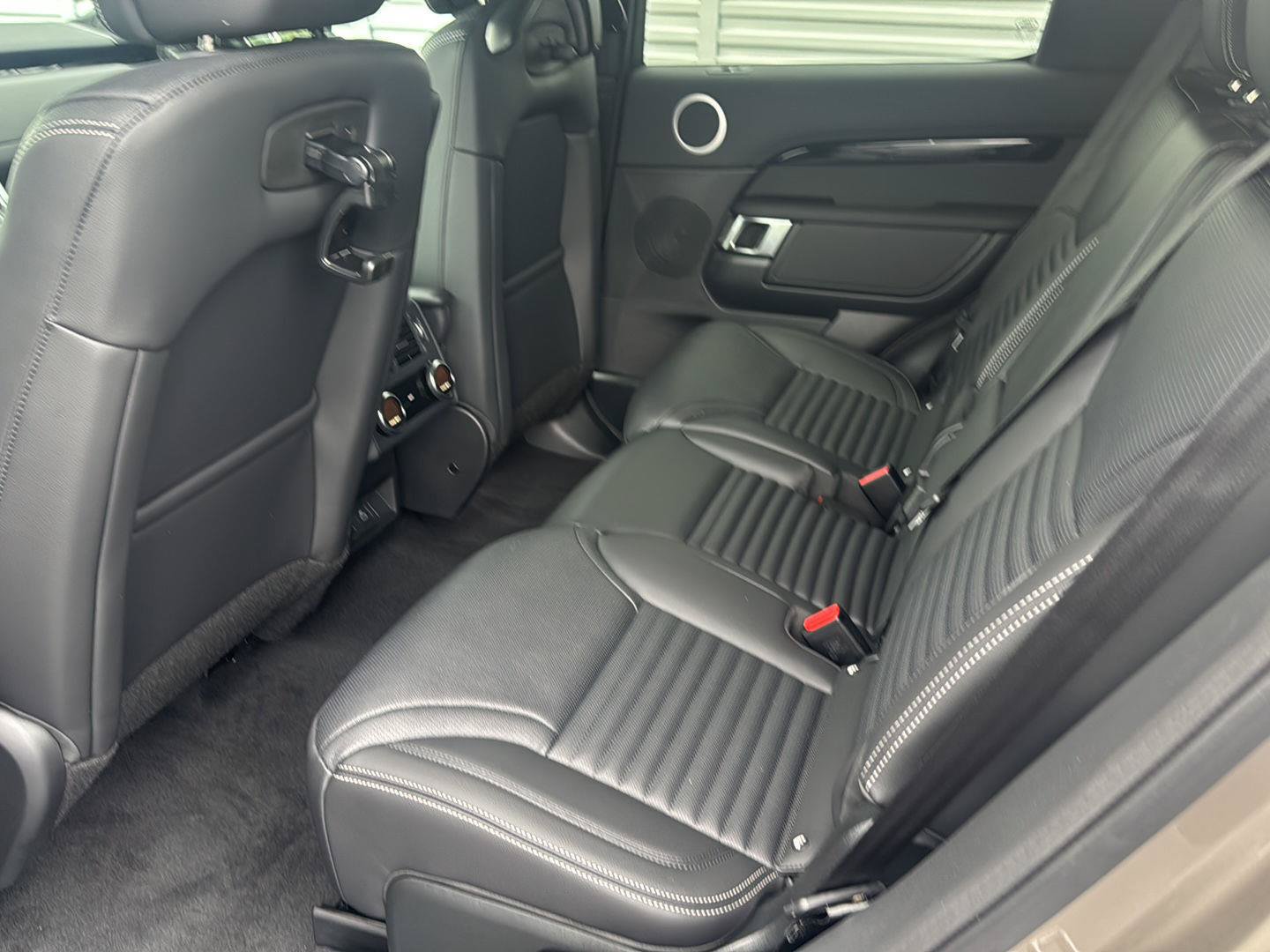 New 2026 Land Rover Discovery S AWD/4WD image 23