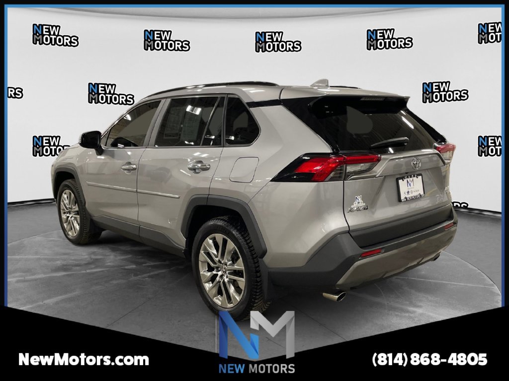Used 2020 Toyota RAV4 Limited AWD/4WD image 3