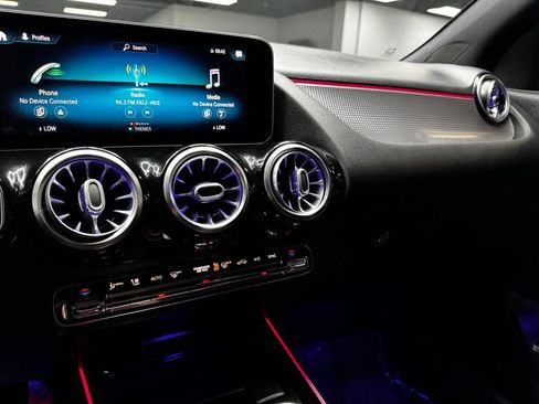 Used 2021 Mercedes-Benz GLA 250 image 25