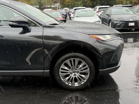 Certified 2023 Toyota Venza XLE image 10