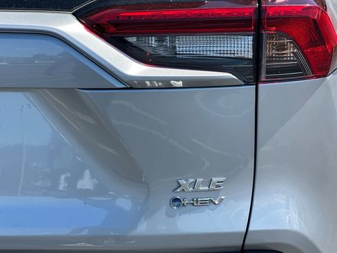 Used 2025 Toyota RAV4 XLE AWD/4WD image 50