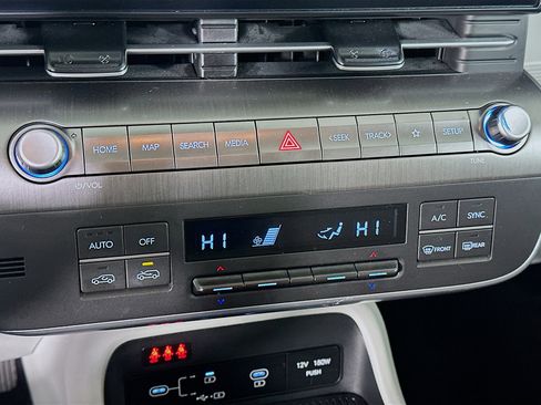 Used 2025 Hyundai Kona SEL image 23