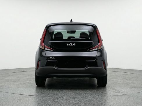 Used 2025 Kia Soul LX w/ LX Technology Package image 7