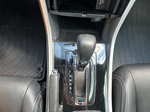 Used 2017 Honda Accord LX image 32