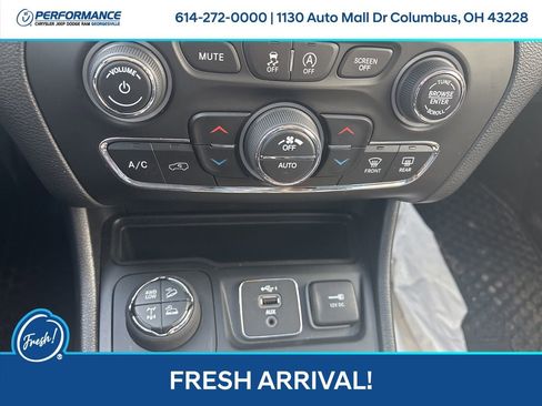 Used 2020 Jeep Cherokee Trailhawk w/ Comfort & Convenience Group image 24