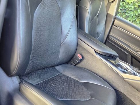 Used 2018 Toyota Camry XSE FWD image 21