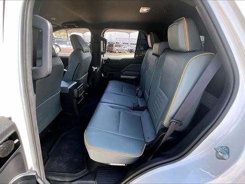 Used 2025 Toyota 4Runner Trailhunter image 18