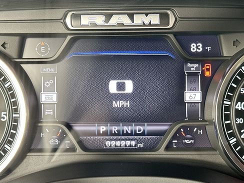 Used 2022 RAM 1500 Big Horn AWD/4WD image 12