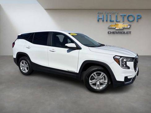 Used 2024 GMC Terrain SLE image 3