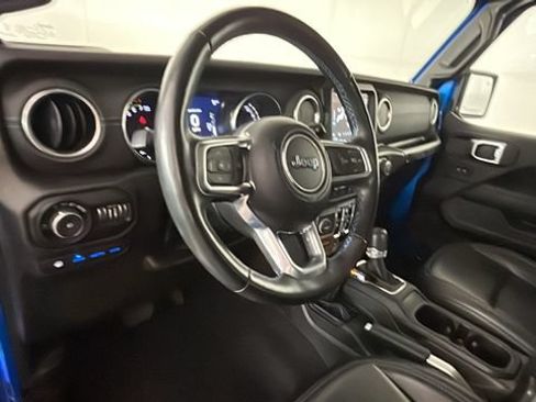 Used 2022 Jeep Wrangler Unlimited Rubicon 4xe w/ Cold Weather Group AWD/4WD image 13
