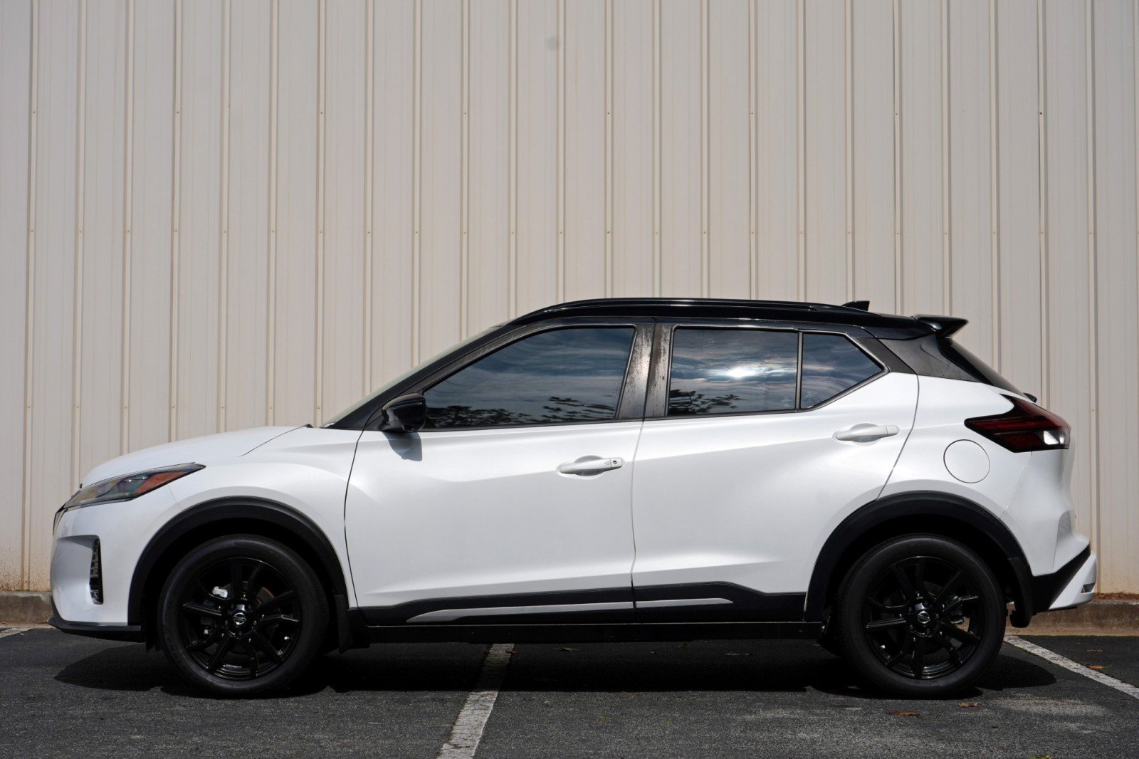 Used 2021 Nissan Kicks SR FWD image 8