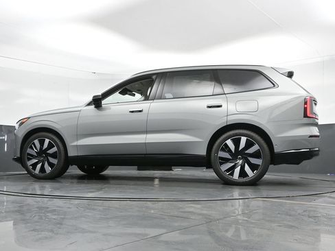 Used 2025 Volvo EX90 Ultra AWD/4WD image 46