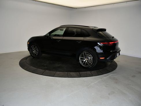 New 2026 Porsche Macan AWD/4WD image 3