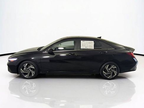 Used 2025 Hyundai Elantra SEL FWD image 8