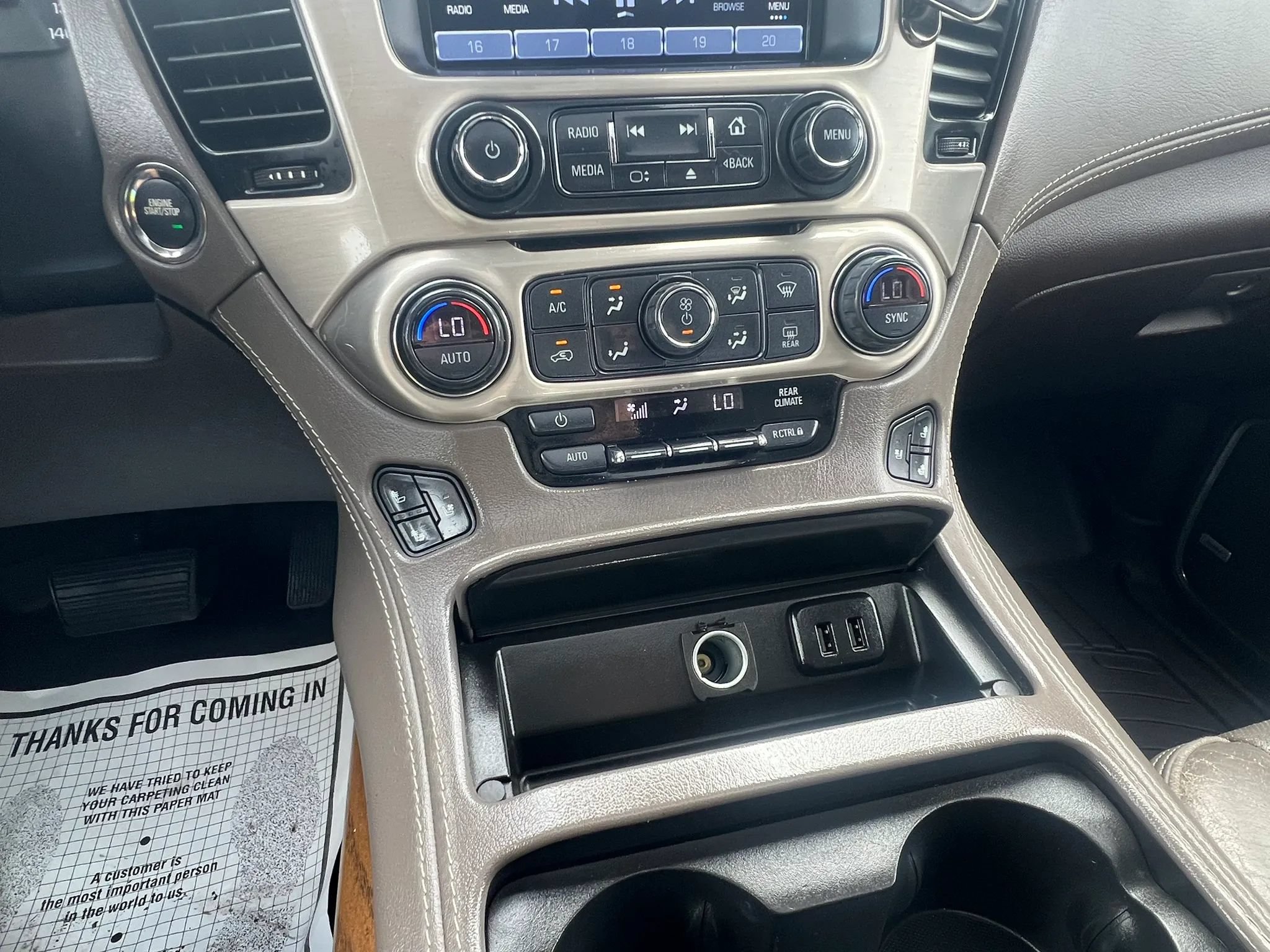 Used 2020 GMC Yukon Denali w/ Denali Premium Package AWD/4WD image 25