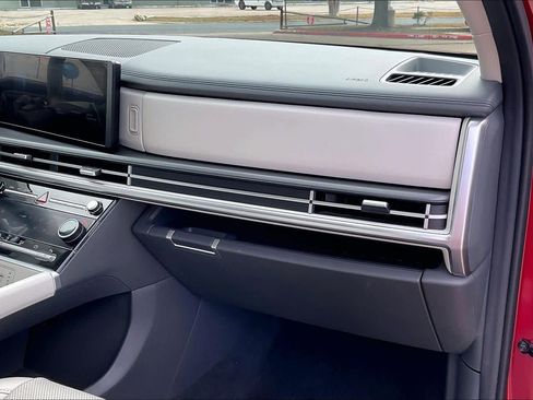 Used 2025 Hyundai Santa Fe SEL image 16