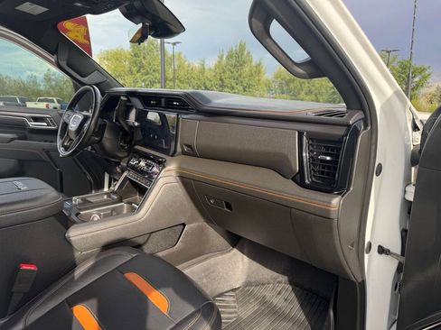 Used 2024 GMC Sierra 2500 AT4 w/ AT4 Premium Plus Package AWD/4WD image 33