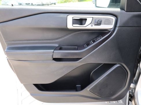 Used 2020 Ford Explorer Limited AWD/4WD image 12