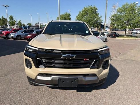Used 2024 Chevrolet Colorado Z71 w/ Z71 Convenience Package 2 AWD/4WD image 9