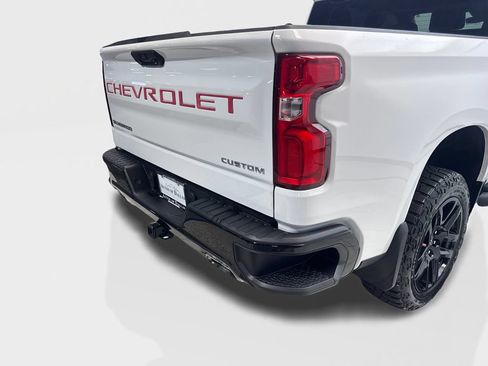 Used 2024 Chevrolet Silverado 1500 Custom Trail Boss AWD/4WD image 18
