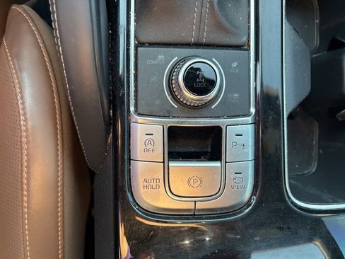 Used 2021 Kia Telluride SX w/ SX Prestige Package image 9