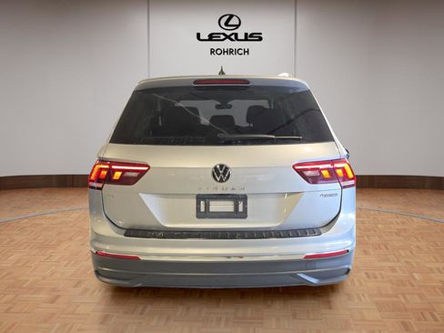 Used 2022 Volkswagen Tiguan SE image 6