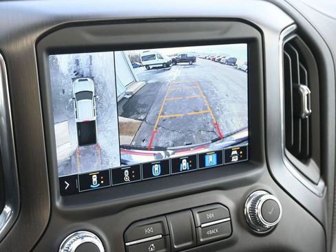 Used 2022 GMC Sierra 3500 AT4 w/ AT4 Premium Plus Package image 32