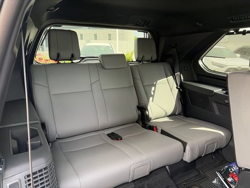 Used 2026 Toyota Sequoia Limited AWD/4WD image 19